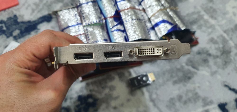 HD 6570-GT720  144hz org