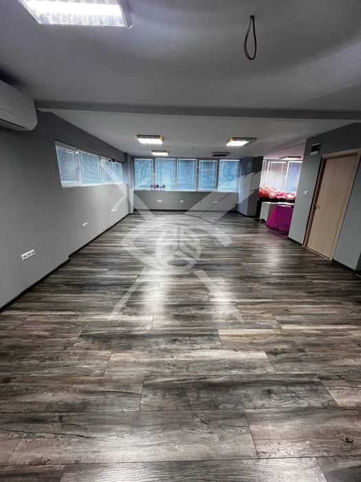 Продава се Офис в Бургас, Славейков - 311 кв.м за 1050 €/кв.м - Снимка #7