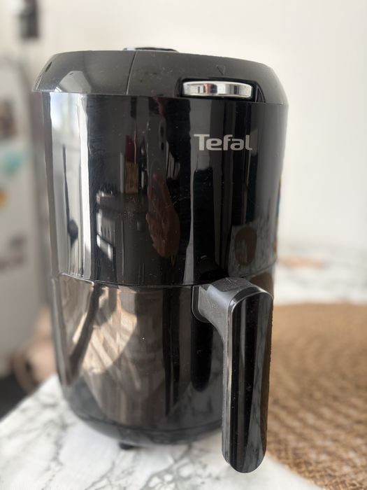 Friteuza cu aer cald Tefal, in stare perfecta