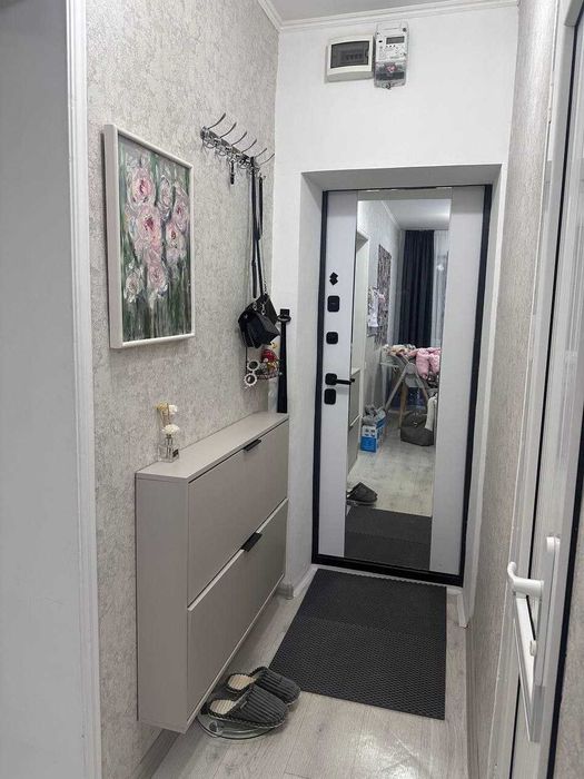 Продам однокомнатную квартиру 8 роддом 1/4/4 С хорошим ремонтом Мебель