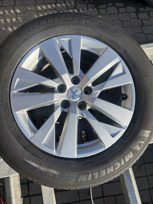 Гуми с джанти 5х108 DOT22 215/65/17