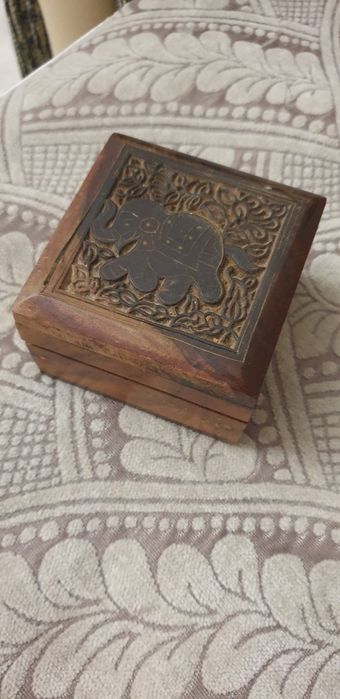 Продам шкатулку для сюрпризов.