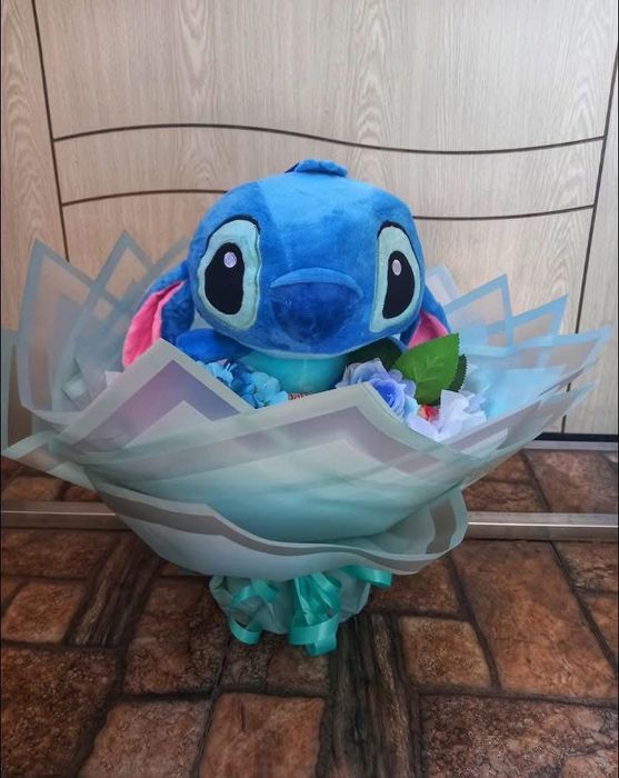 Букет Стич в синьо или розово