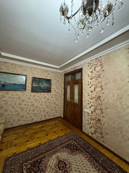 Срочно продам в связи с переездом 3-х комнатную+сталовая квартиру