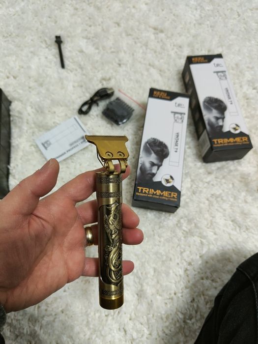 Mașină de tuns, Ras si contur barbă cu acumulator, noi sigilate, model metalic Retro