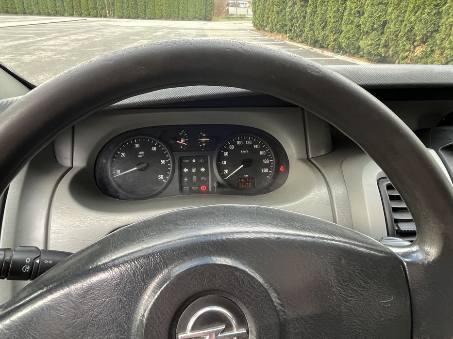 Opel vivaro / renault trafic