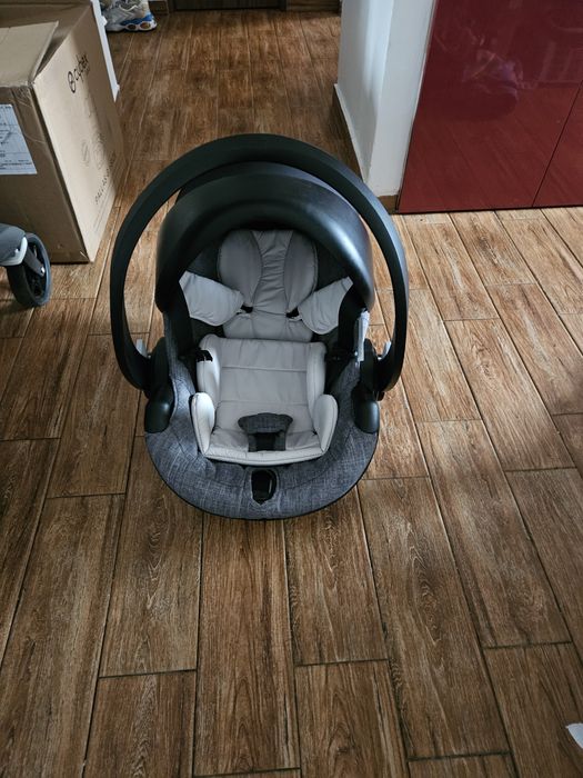Carucior Stokke V5 gri melange - OFER SI HAINUTE IMPECABILE NOU NASCUT