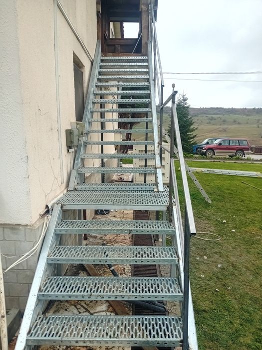 Scara metalica zincata de exterior 6m