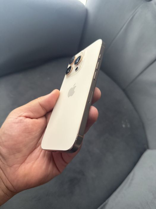 Apple Iphone 16 Pro , Gold , 256GB , Pentru Piese .