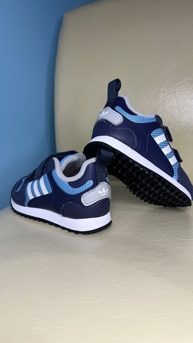 Маратонки Adidas