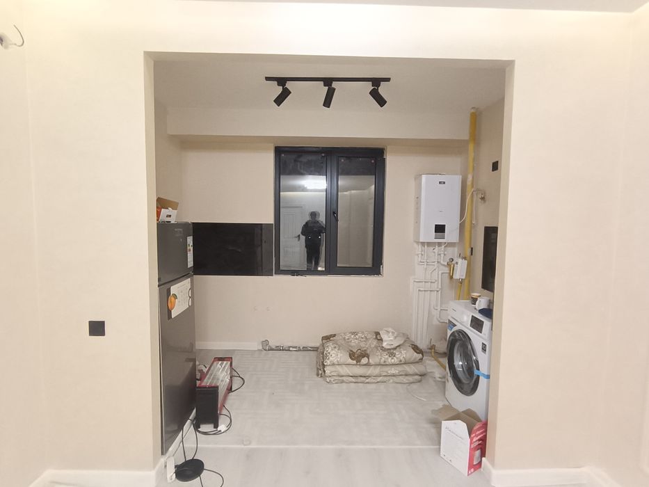 1 хонали Студия квартира сотилади. Хали хеч ким яшамаган Срочно