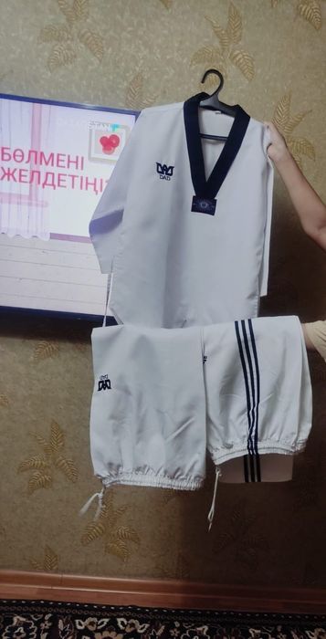 Женский платья  и форма таеквандо подрост