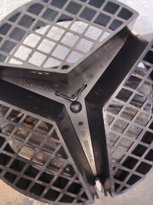 Емблема за Mercedes Benz