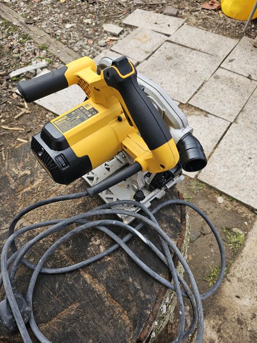 Circular dewalt Dws520