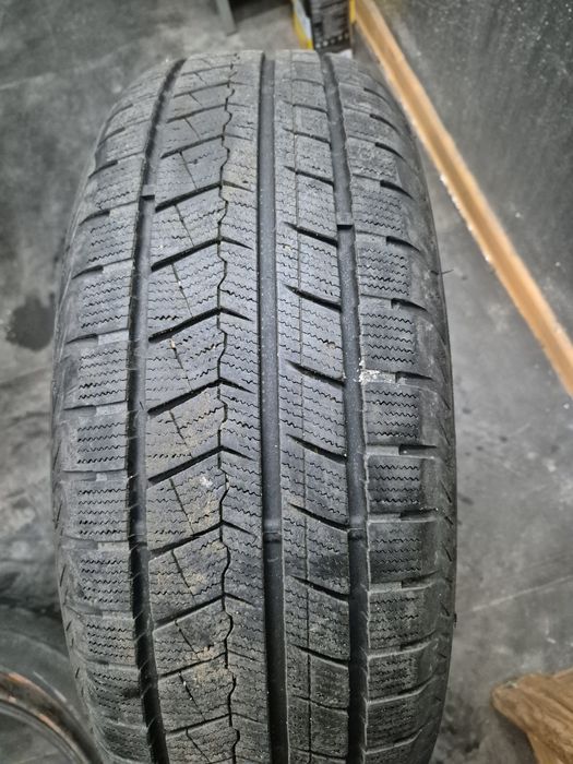 Шины 235/60 R17 Sonix SNOWROVER 868 Резина