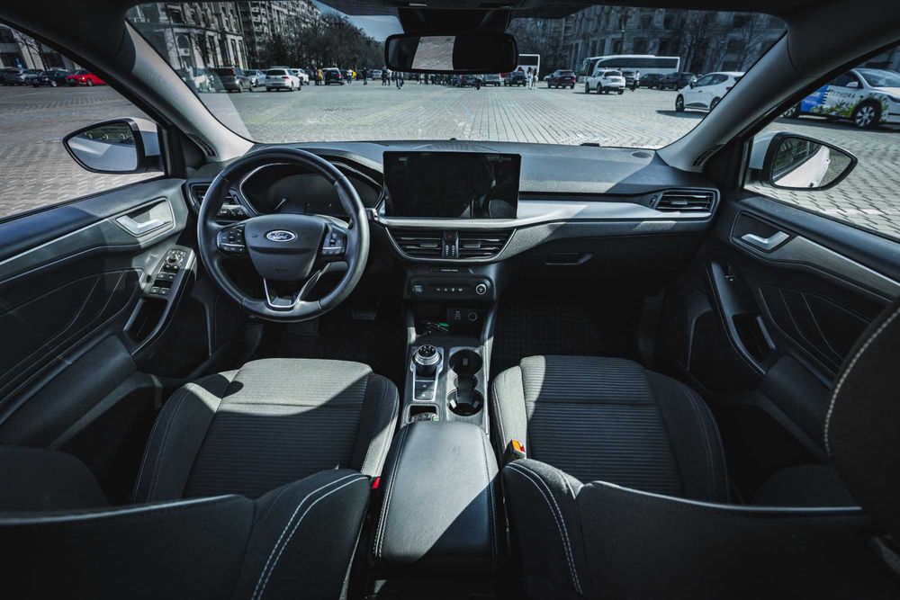 FORD Focus 2022 — imagine 4