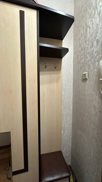 Продаю шкаф в прихожую