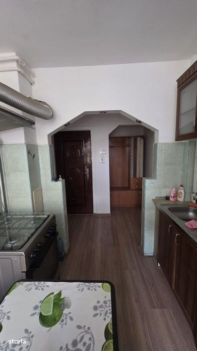 apartament cu 2 camere, semidecomandat, 46 mp., zona centrala