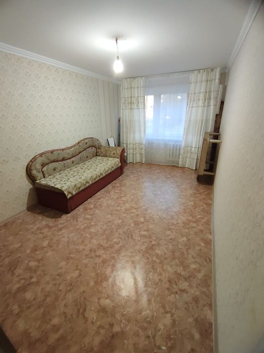 Продам 2 х комн, 6-11, 2 этаж.