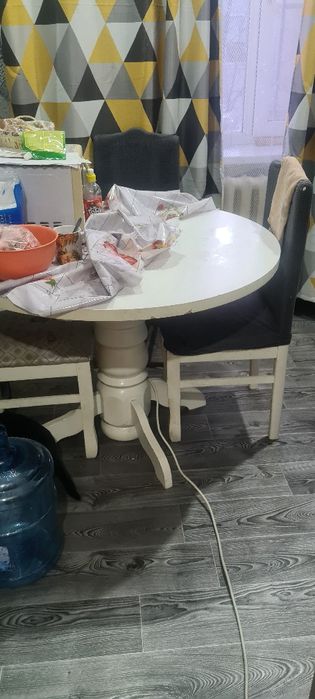 Продам круглый стол