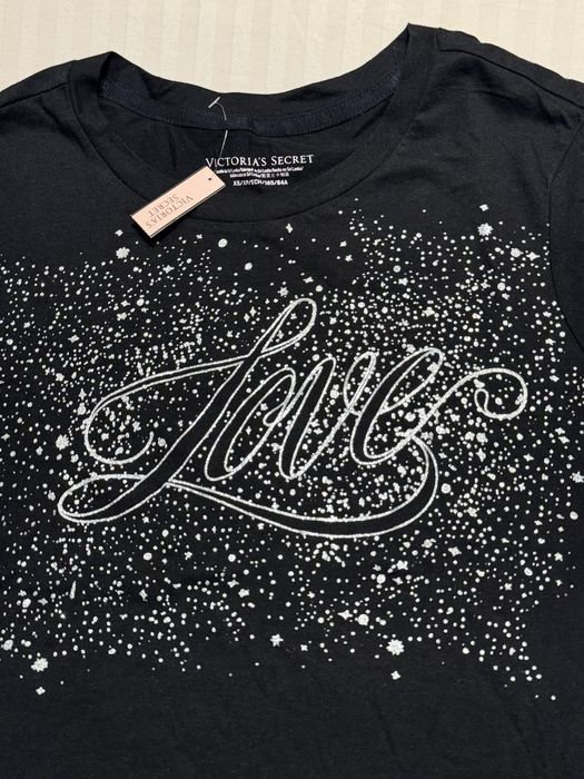 Тениска Victoria’s Secret и потници