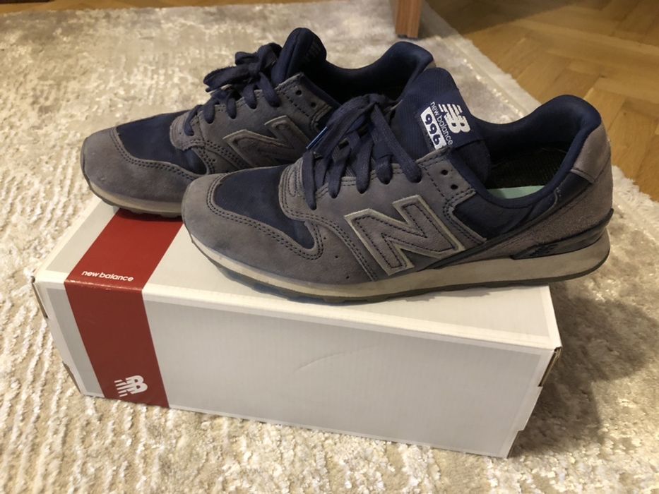 Adidasi dama New Balance pielea intoarsa bleumarin