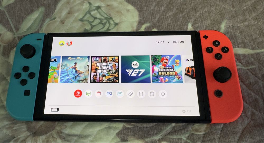 Consola Nintendo Switch OLED 64GB Modata +  card 128GB impecabil, ca nou