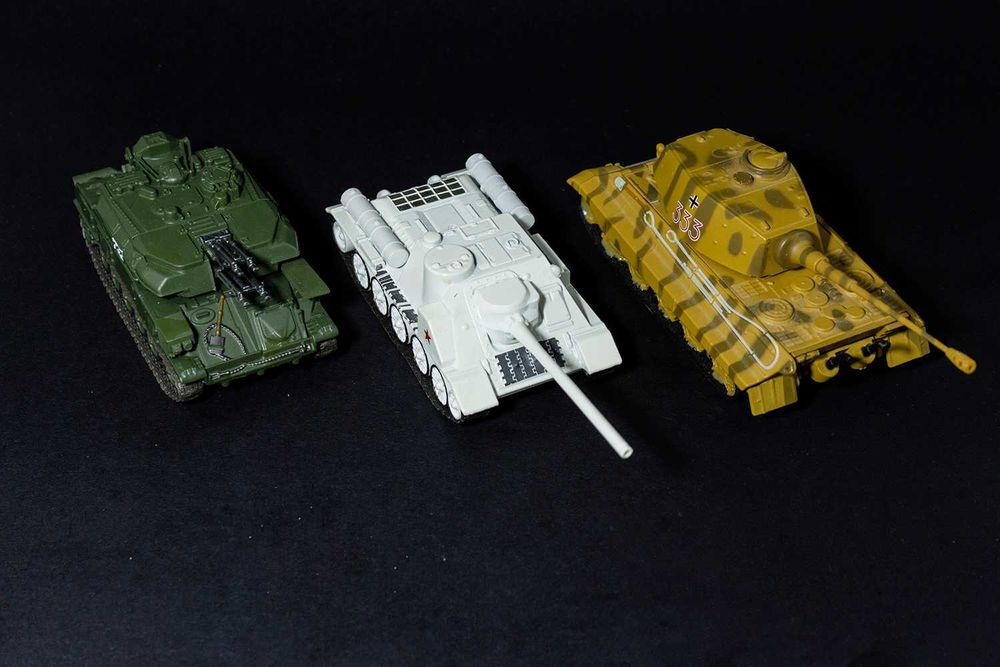 Игрушечные модели танков и БМП, от ДеАгостини в масштабе к 23 февраля!