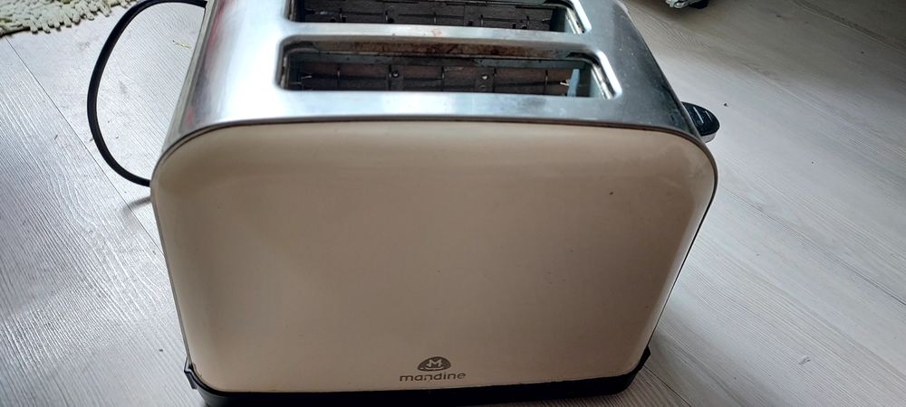 Prăjitor pentru pâine