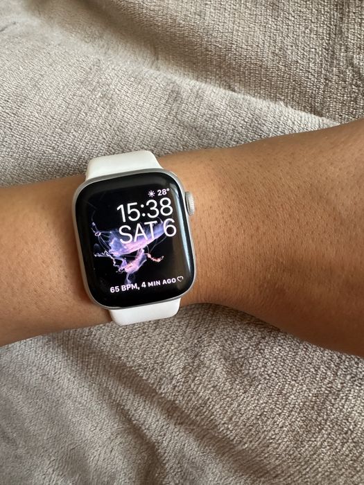 Apple Watch Series 8 – 41 мм Silver Aluminum + много каишки