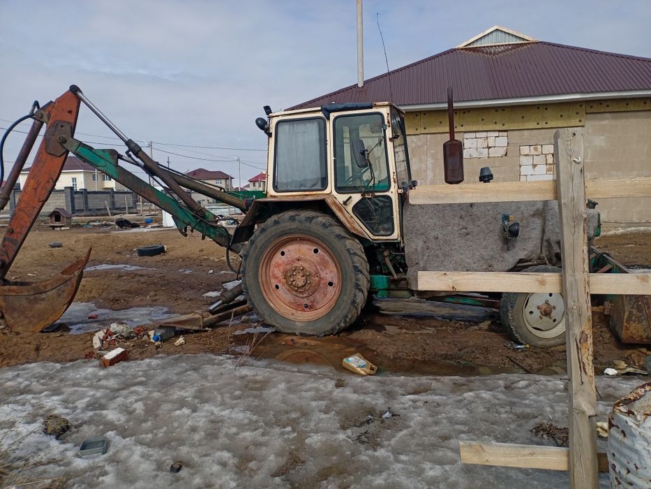 Продаётся ЮМЗ экскаватор
