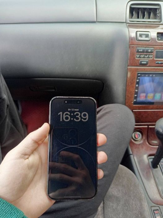 Продам Iphone 14 pro