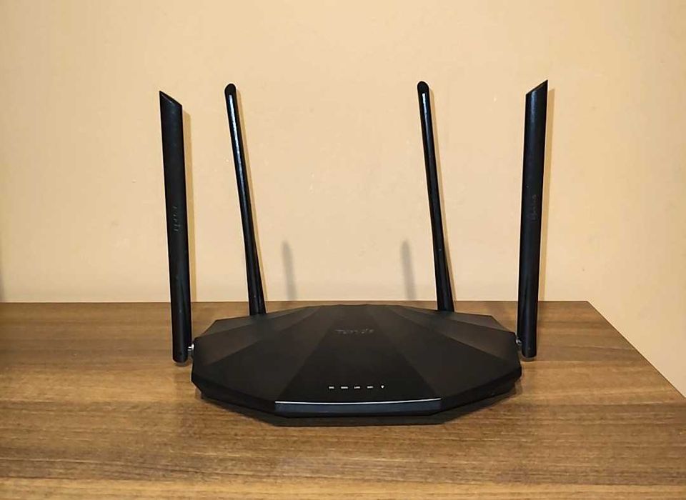 Router Tenda AC2100 AC19