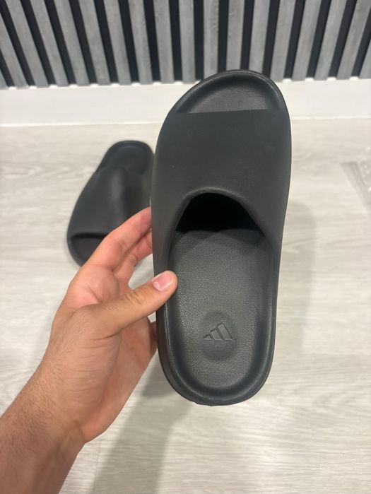 Adidas yeezy slides