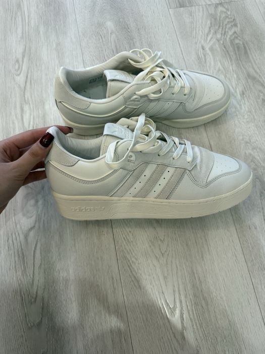 кроссовки adidas