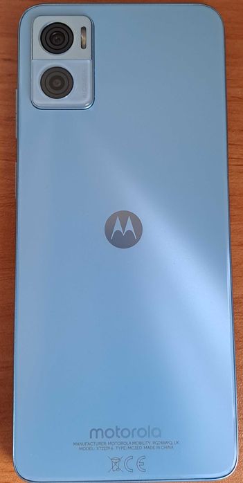 Продавам смартфон Motorola E22 64GB + 4GB RAM в отлично състояние