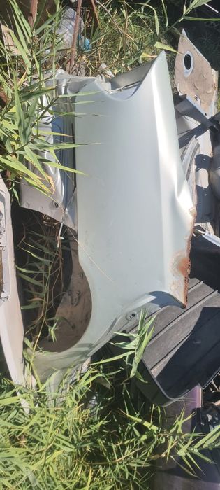 Срочно продам крыло правый камри