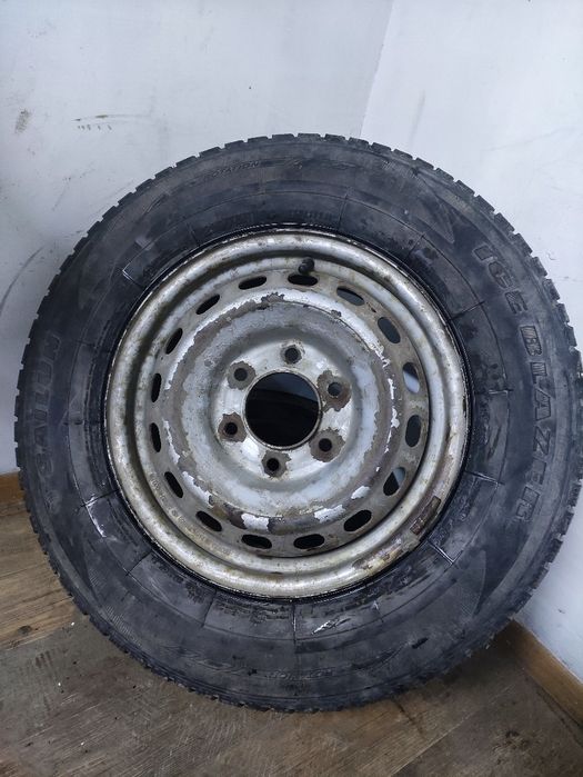 Шина с диской 215/75/16