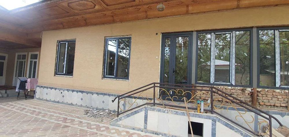 Fabrikadan sifatli eshik va romlar. Kafolat 5 yil. Maxsus servis bor