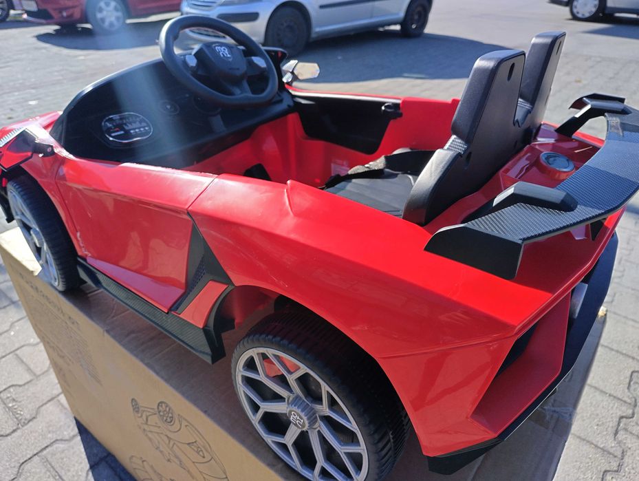 LAMBO Акумулаторна кола CHIARA червен