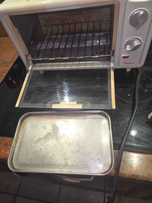 Мини фурна за сандвичи Tomado