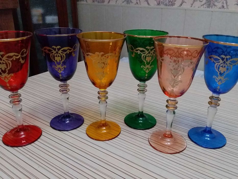 Фужеры. Новые. Цветное стекло.