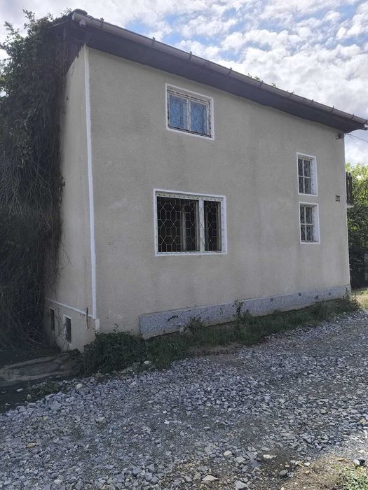 Proprietate 2.755 mp intravilan, casă P+1 din beton armat, 4 CF-uri actualizate – Ineu, Dealul Viilor
