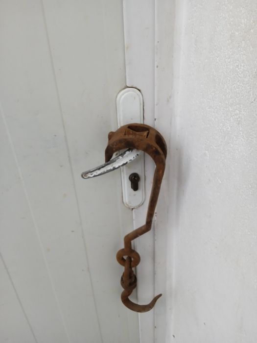 Кука за месо.-ченгел.