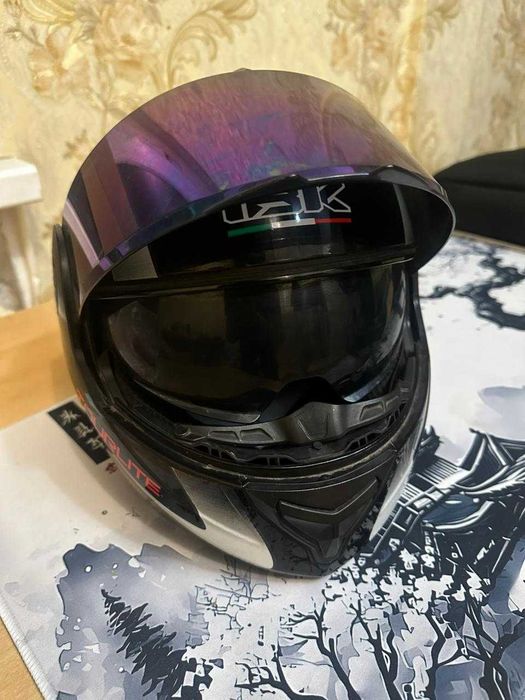 Продам каску для мопеда и мото.