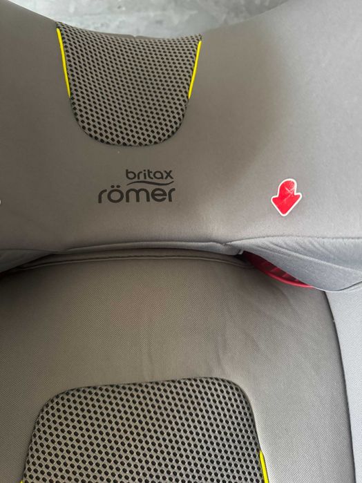 Изключително запазено детско столче за кола Britax Römer KidFix III S