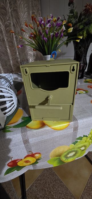 4 cuiburi din plastic pt păsări exotice