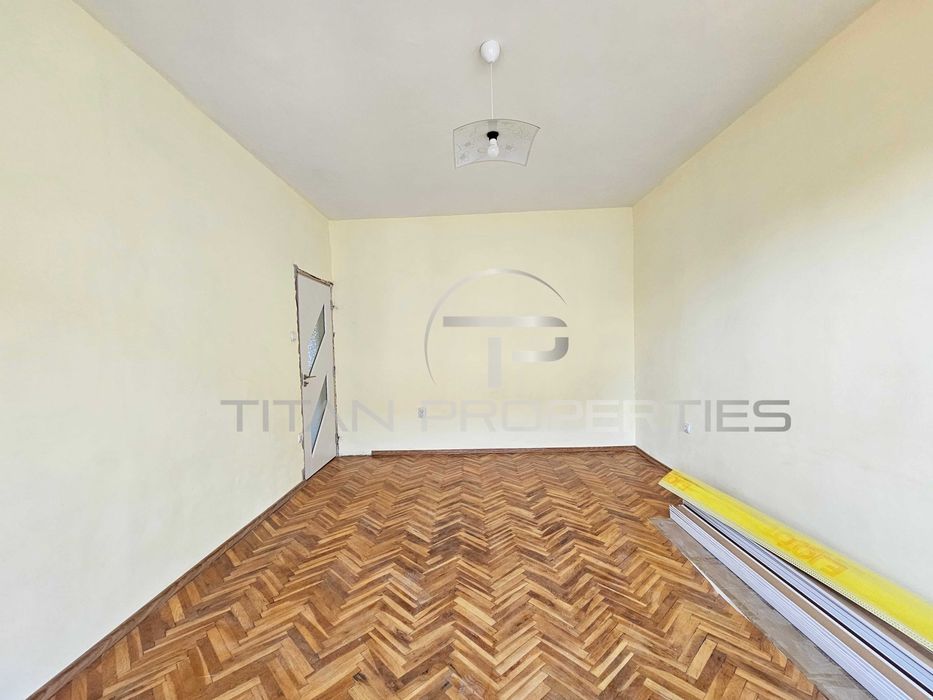 Продава се Тристаен апартамент в Пловдив, Южен - 86 кв.м за 1431 €/кв.м - Снимка #2