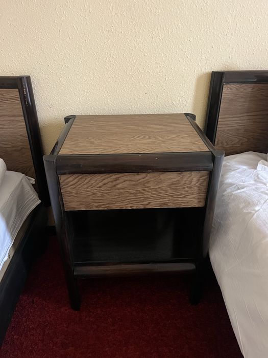 Единично легло с матрак и нощно шкафче