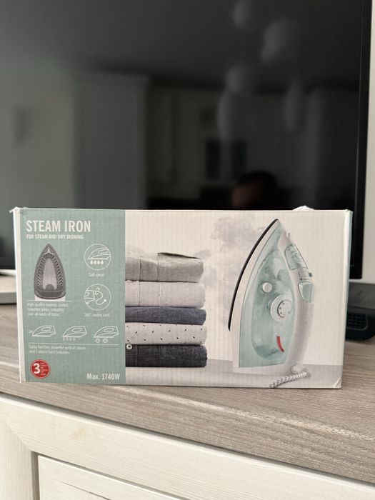 Перфектно запазвна ютия с пара